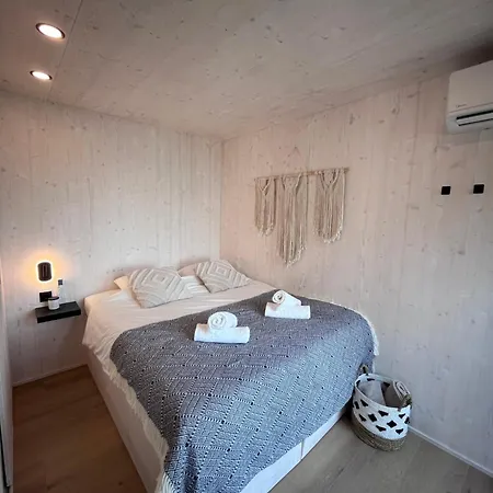 10gardens Premium Mobile Homes With Private Jacuzzi & Sauna By Oiko Collection Ferienhaus Privlaka (Zadar)