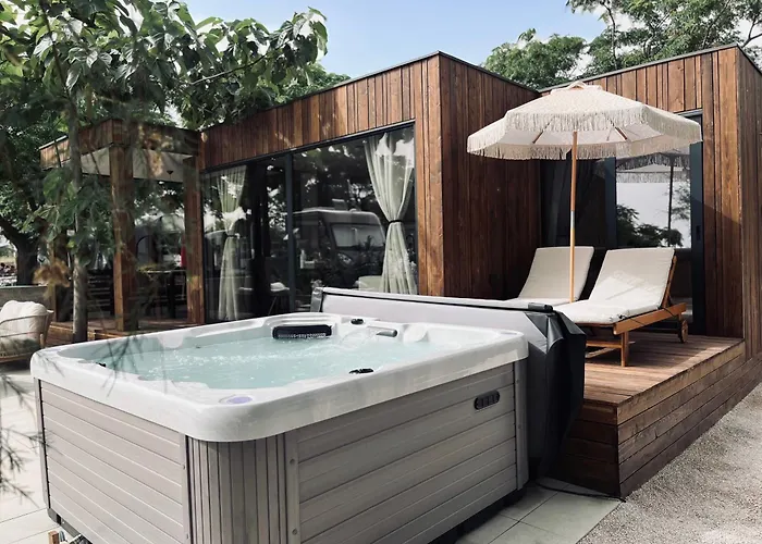 Vakantiehuis 10gardens Premium Mobile Homes With Private Jacuzzi & Sauna By Oiko Collection Privlaka (Zadar)